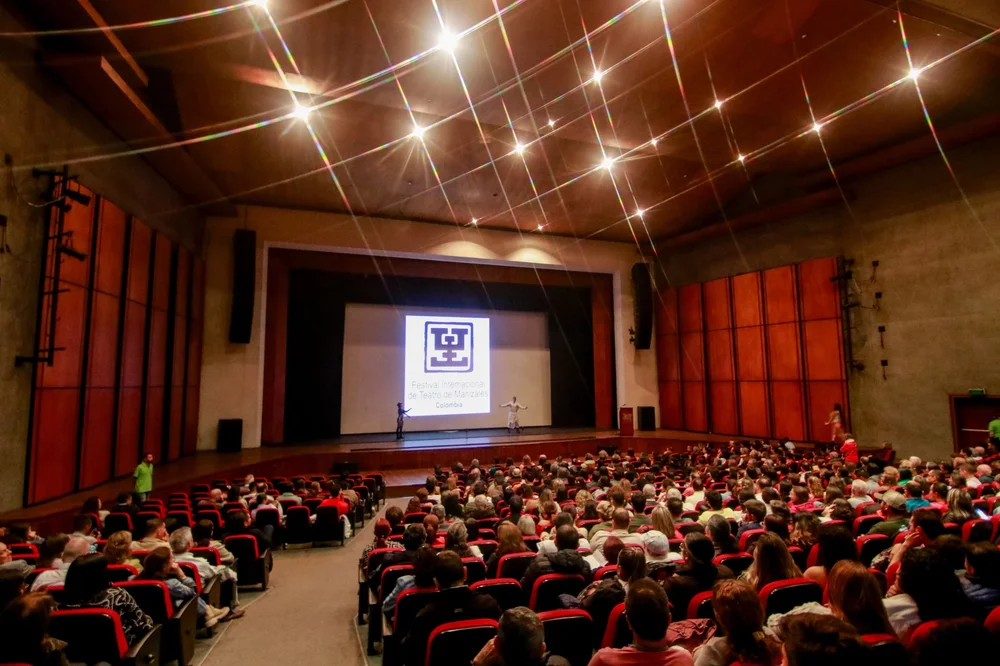 Con ovación se inauguró la 57º edición del Festival Internacional de Teatro de Manizales